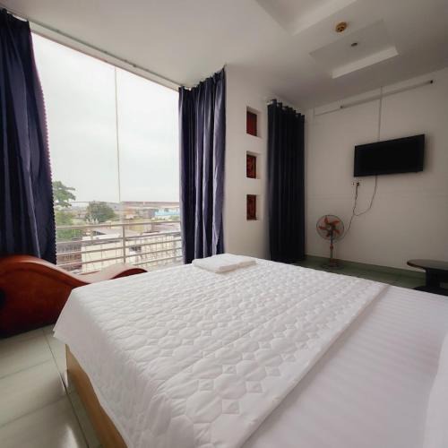 Binh Chanh Hotel | Ánh Dương Hotel