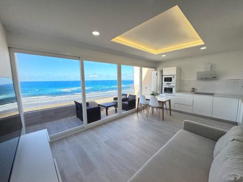 Las Palmas de Gran Canaria Apartment | Ático Vistas Mar Playa Las Canteras
