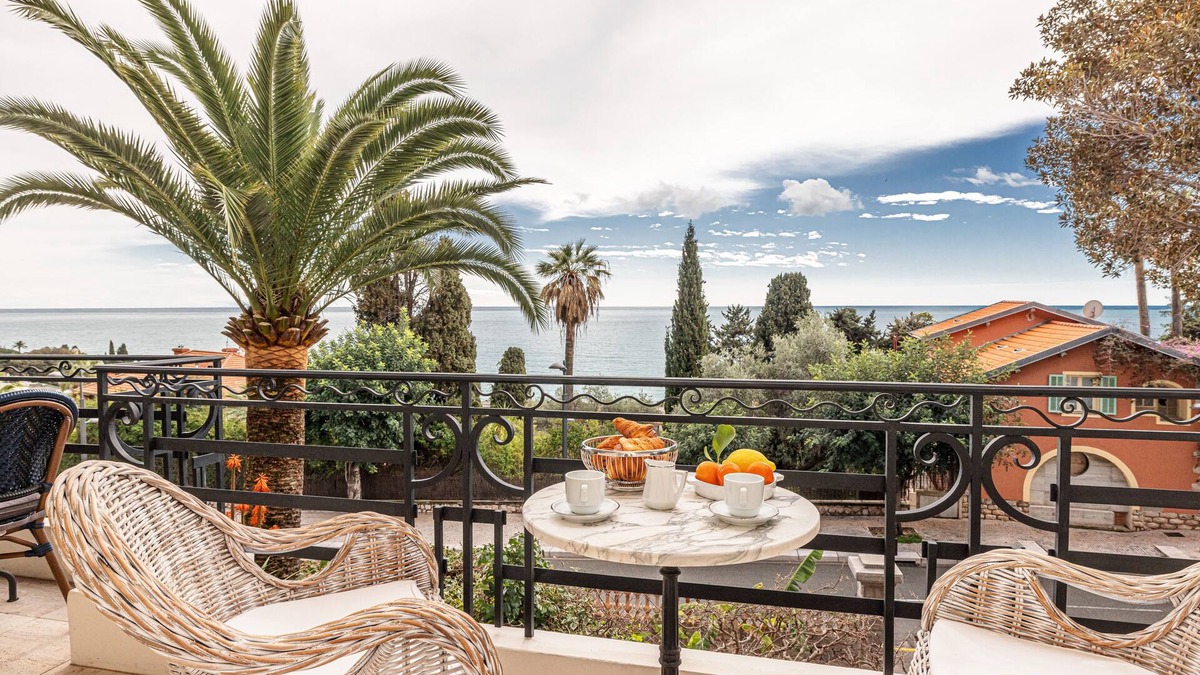 Menton Apartment | Élégant Appartement Avec vue sur mer