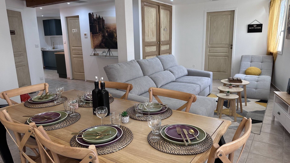 Carcassonne House | Élégante Maison Climatisée au Pied de la Cité