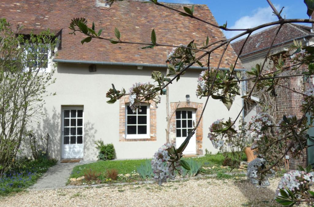 Garnay House | Élégante maison rénovée en campagne, proche de Dreux et Chartres, avec 2 chambres accueillantes. - FR-1-581-103