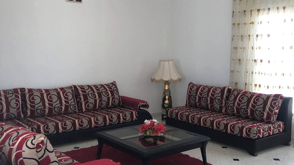 Sakiet Eddaier Apartment | Étage de Villa au Bord de la Mer