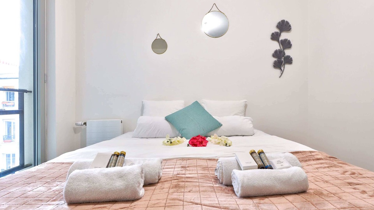 19th Arrondissement Apartment | Évasion urbaine contemporaine, quartier Villette