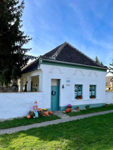 Bakonykoppany House | Öregfenyő Tornácosház