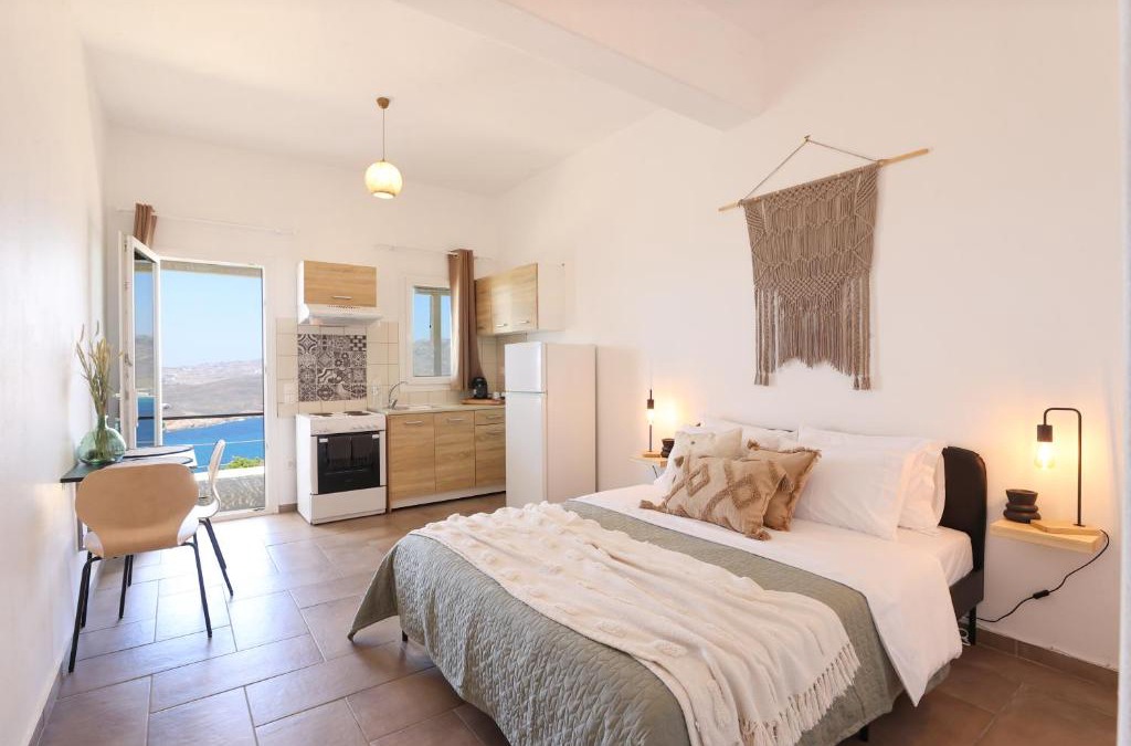 Ftelia Apartment | ēnNĒ Studios for Views & Tranquility