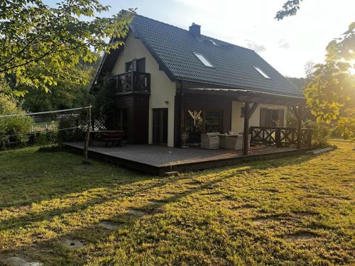 Parchowo House | Źródło Chillu - Dom wakacyjny nad jeziorem