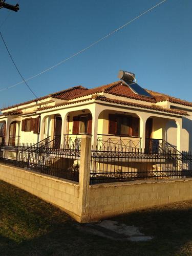 Palamas House | Άνετο εξοχικό με ιδιωτικό χώρο στάθμευσης