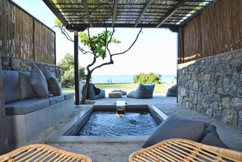 Polichrono Villa | Γεράνι Suite in Ktima Gerostathi