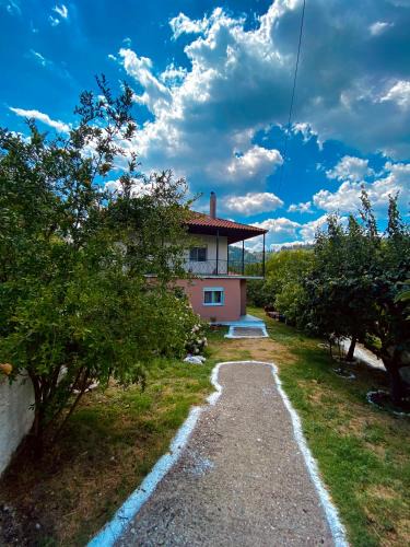 Central Tzoumerka Apartment | Σπίτι στα Έλατα