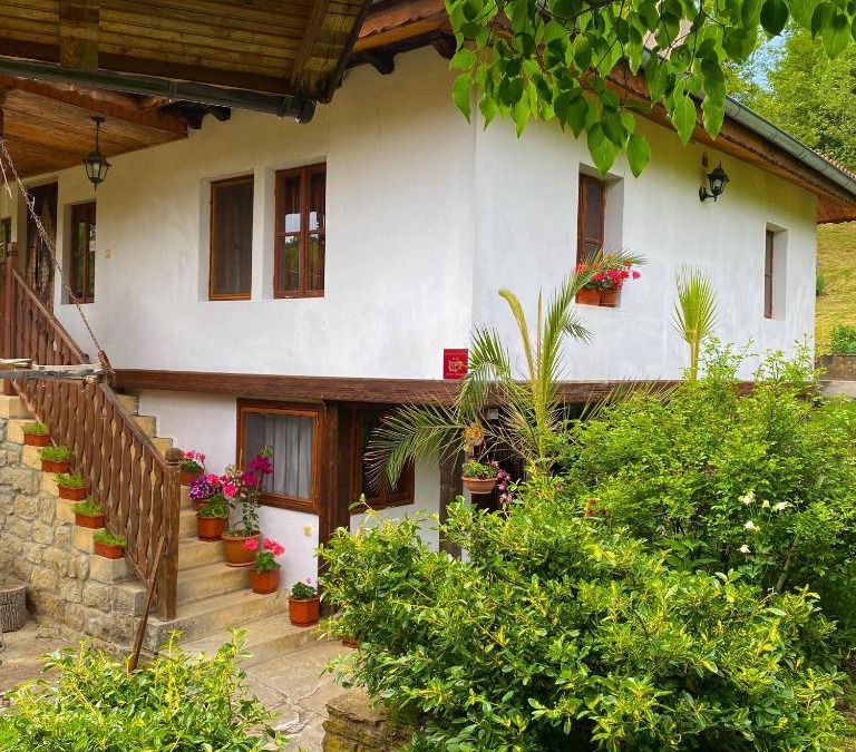Yakovtsi House | Вила Любима
