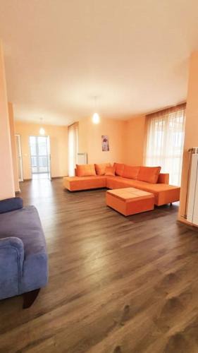 Pernik Apartment | Елегантен градски апартамент с обширна тераса