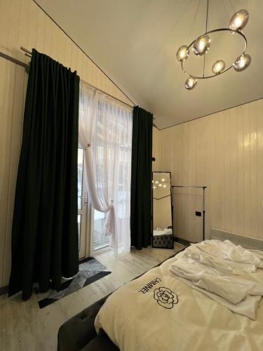 Slavske House | Ехо Тростяну