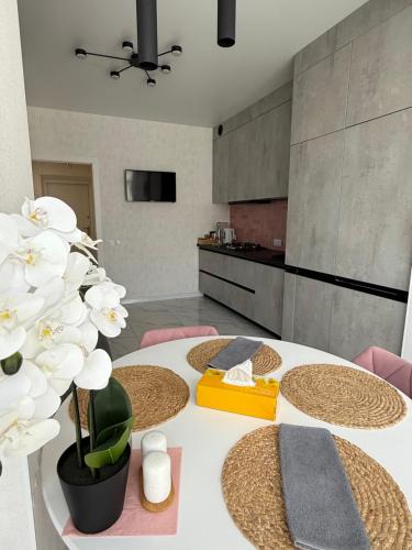 Lenins'kyi district Apartment | Квартира Люкс на Поділлі