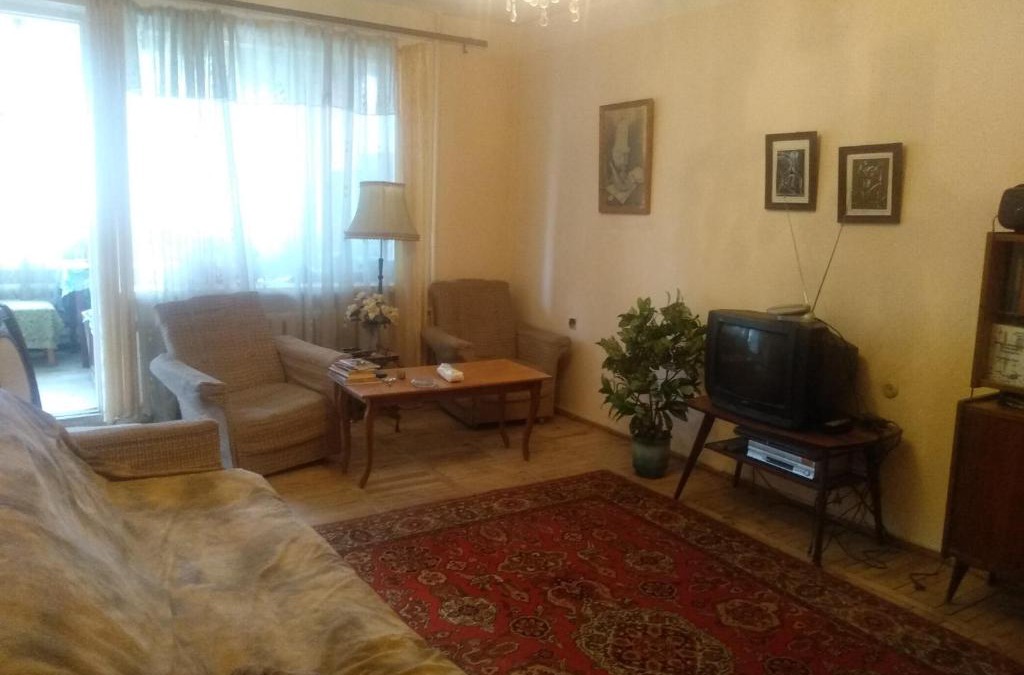 Nor-Nork House | Комната в ретро стиле в трехкомнатной квартире с отдельным входом