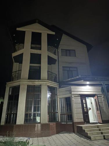 Bostandyk District House | Коттедж 400квм