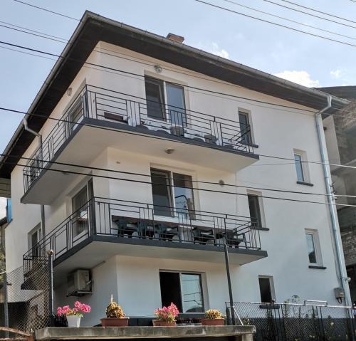 Devin Apartment | Къща за гости - Софи, гр. Девин