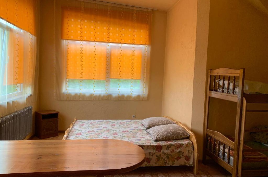 Nyzhnje Selyshche House | Садыба над Рикою
