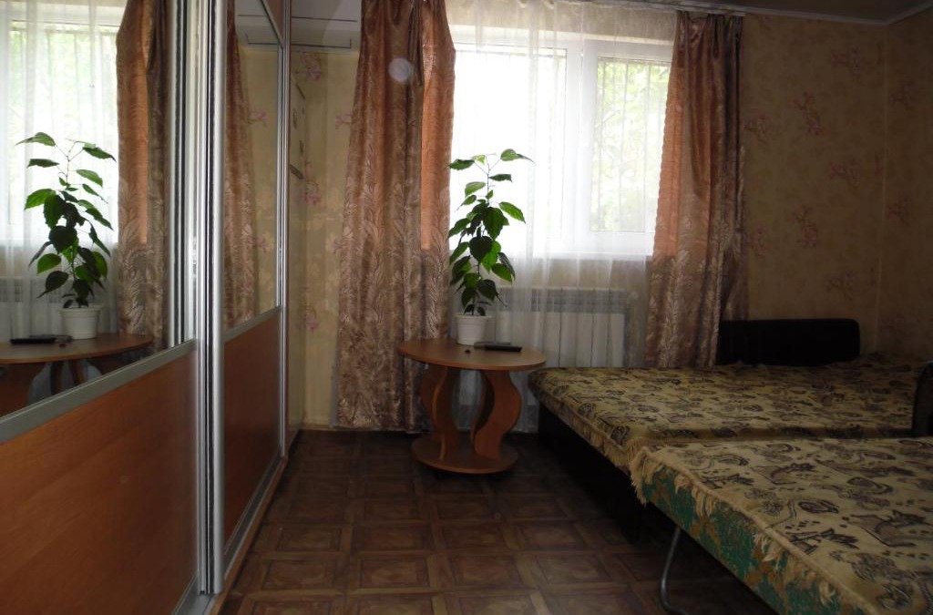 Berdyansk House | Сдам номер на 1 этаже в доме на 3-4 человека в Центре
