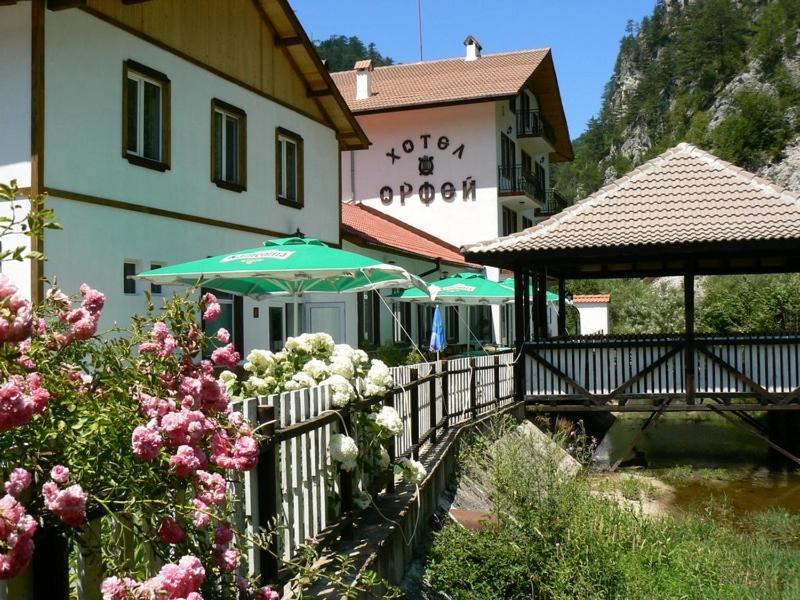 Borino Hotel | Семеен хотел Орфей