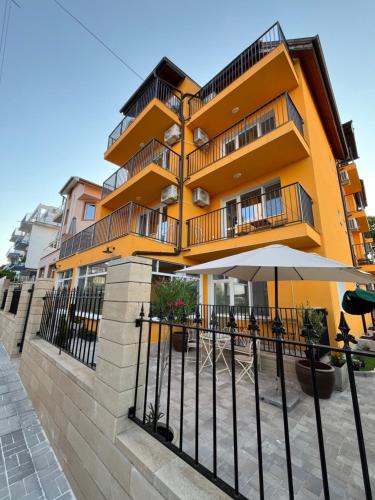 Akhtopol Hotel | Семеен хотел Brizo