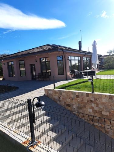 Avren Villa | Слънчевите Къщи-село Китка