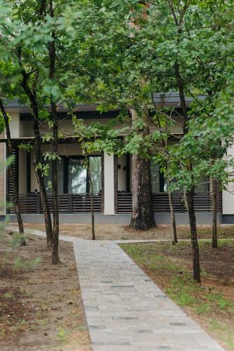 Vyzhnytsya Hotel | Сосновий Двір