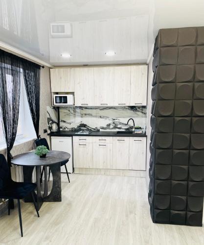 Krivoy Rog Apartment | Студия 3-х комнатная ул Соборности 42