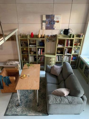Mykolaiv Apartment | Студія з внутрішнім півповерхом.