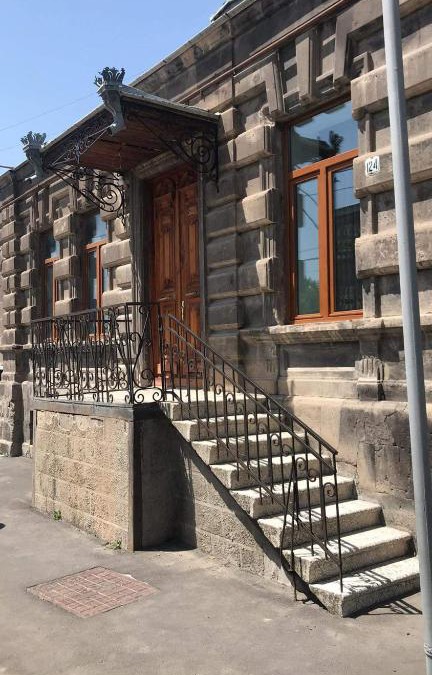 Gyumri Apartment | Удобный апартаменты с террасой