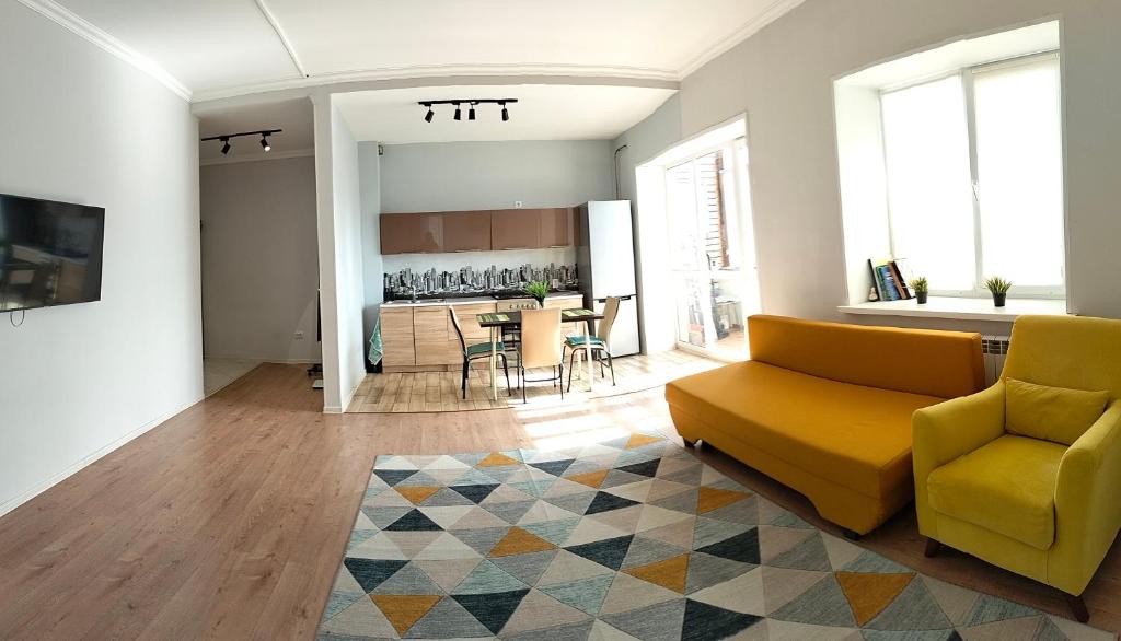 Uralsk Apartment | Уютная и просторная 3х комнатная в новом центре!