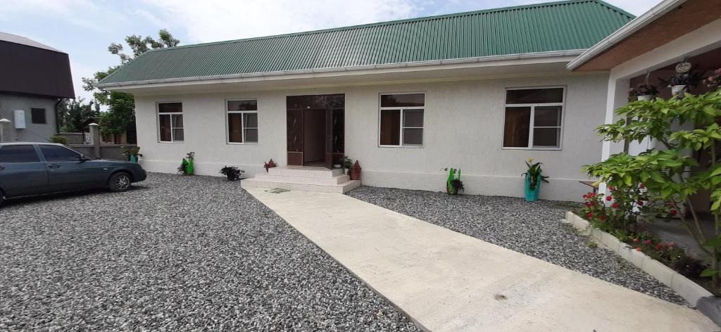 Alakhadzi House | У Сусанны