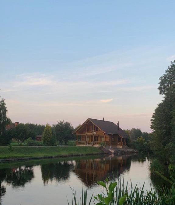 Klavdiyevo-Tarasove Apartment | Фінський будинок для ідеального романтичного чи сімейного відпочинку