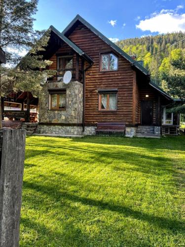 Tatariv House | Хуторянка
