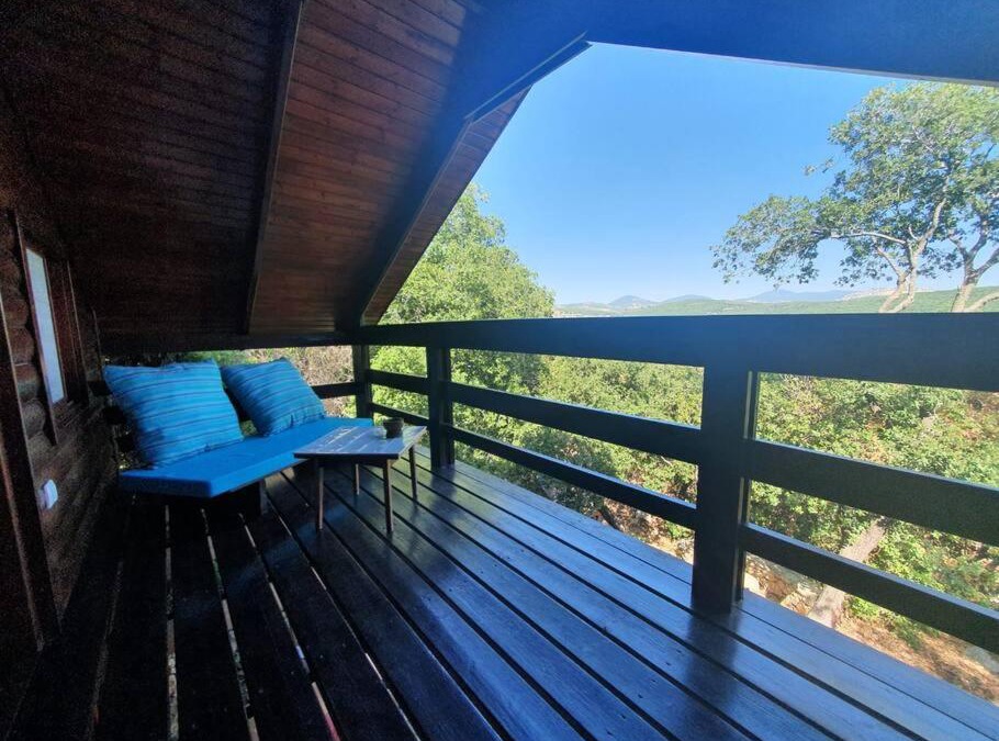 Abirim Ski Chalet | בקתה ביער - אבירים