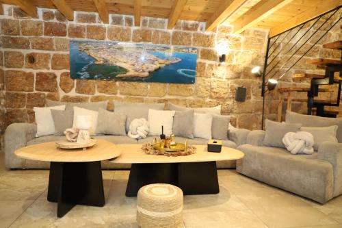 Acre Old City Bed & Breakfast | האבן והים - סוויטה מהממת עם ג'קוזי בעיר העתיקה עכו
