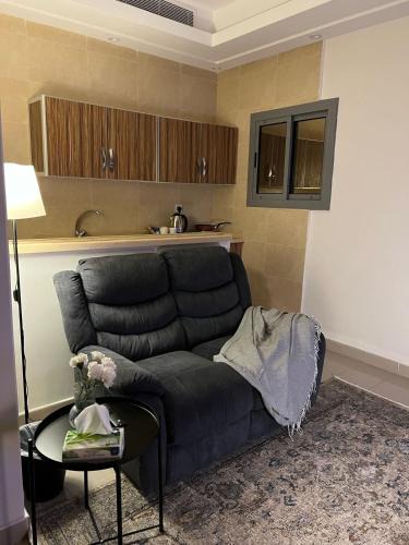 Sari Street Apartment | استديو حي الروضة - جدة