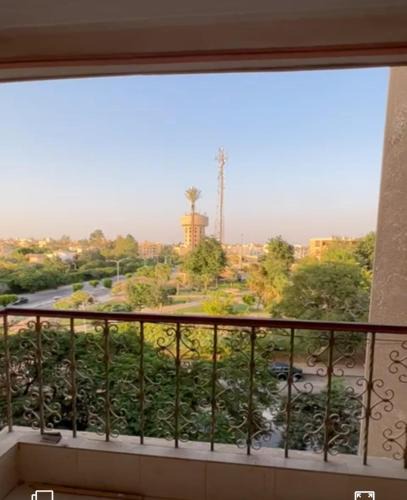 6th of October City Apartment | ' الشقه متاحه للايجار السنوى فقط بدايه م اول اغسطس السادس م اكتوبر المتميز