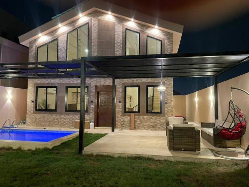 Al Kura Ski Chalet | شاليهات النرجس