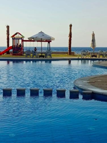 Marsa Matruh Ski Chalet | شاليه d13 غرفتين 2حمام للايجار مصيف بمطروح قرية لونج ايلند "family"