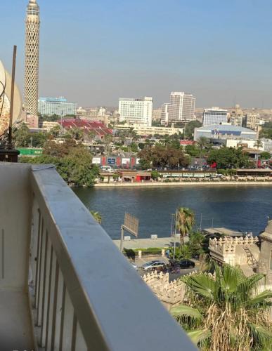 Al Duqqi Apartment | شقة الدقي تري النيل