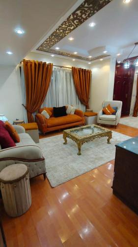 Gazirat Mit Oqbah Apartment | شقة فندقية بميدان لبنان المهندسين