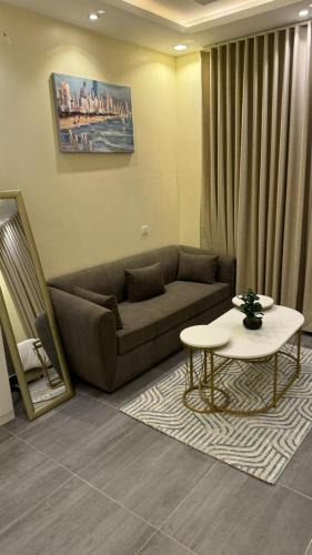 Shihar Apartment | شقه صغيره للعائلات بغرفتين نوم واطلالة حديقة - وصول ذاتي