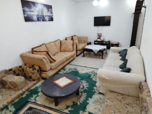 Al Jubeiha Apartment | شقه مفروشة الجبيهه