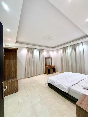 Buraydah Apartment | غرفة وصاله بشاشه سمارت بدخول ذكي
