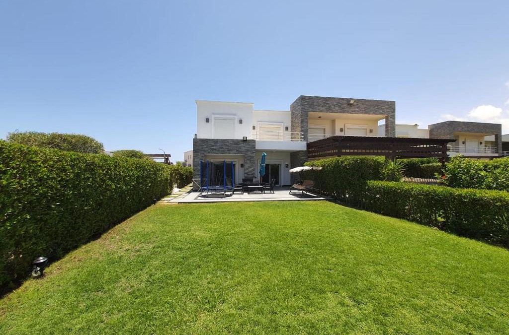Sidi Abd El-Rahman Ski Chalet | فيلا للايجار في amwaj الساحل الشمالي