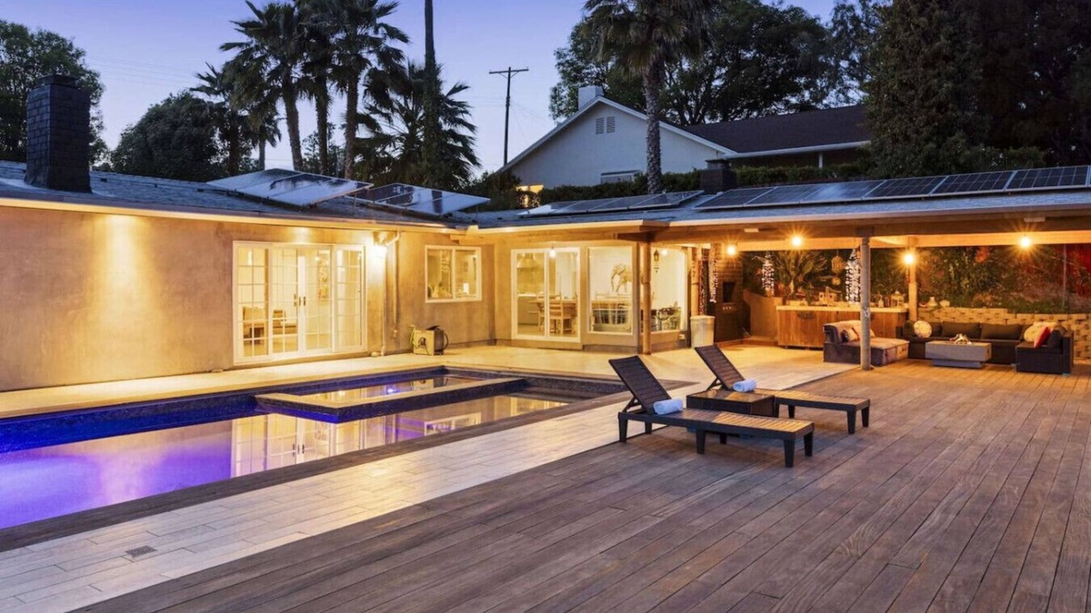 West Hills House | ৎ୭Middlebury Heightsৎ୭heated poolJacuzi games&more