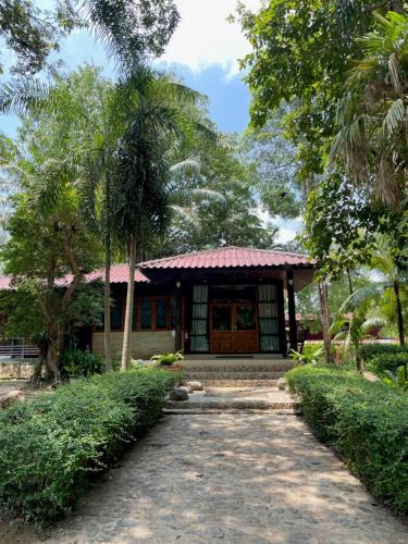 Nakhon Nayok Villa | คุ้งน้ำ รีสอร์ท นครนายก