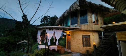 Mae Rim House | ตั้วบ้านดิน Tuabaandin