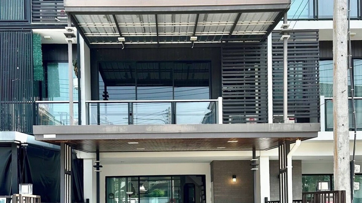 Chiang Mai House | ทาวน์โฮม 3 ชั้น ใกล้สนามบินนานาชาติเชียงใหม่