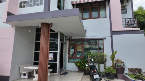Mueang Samut Prakan District Apartment | ธิติกาญจน์ อพาร์ทเม้นท์